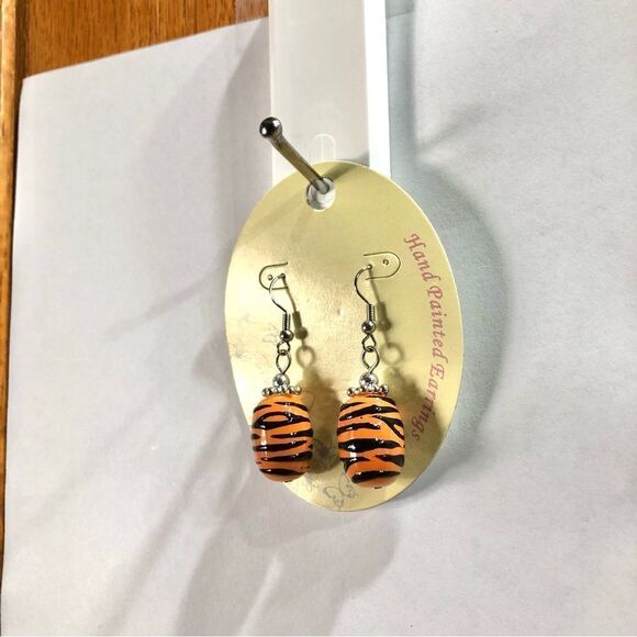 Hand Painted Beaded Animal Print Earrings (A)23 - Picture 3 of 8